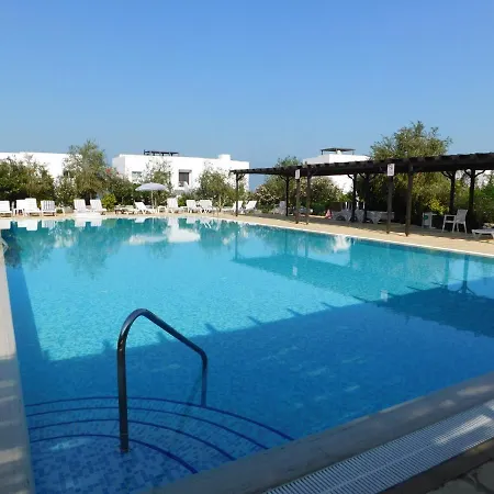 B7 - Ground Floor Apt 2, Sunflower Garden Apartment, Crystal Bay Marina *