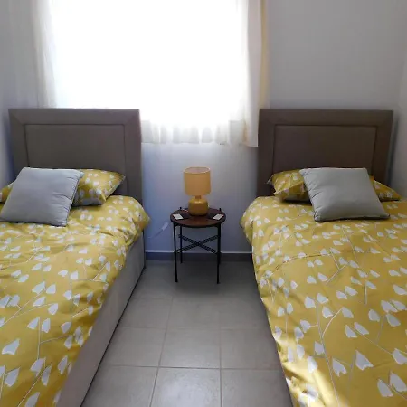 B7 - Ground Floor Apt 2, Sunflower Garden Apartment, Crystal Bay Marina 公寓 *