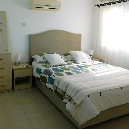 B7 - Ground Floor Apt 2, Sunflower Garden Apartment, Crystal Bay Marina 公寓